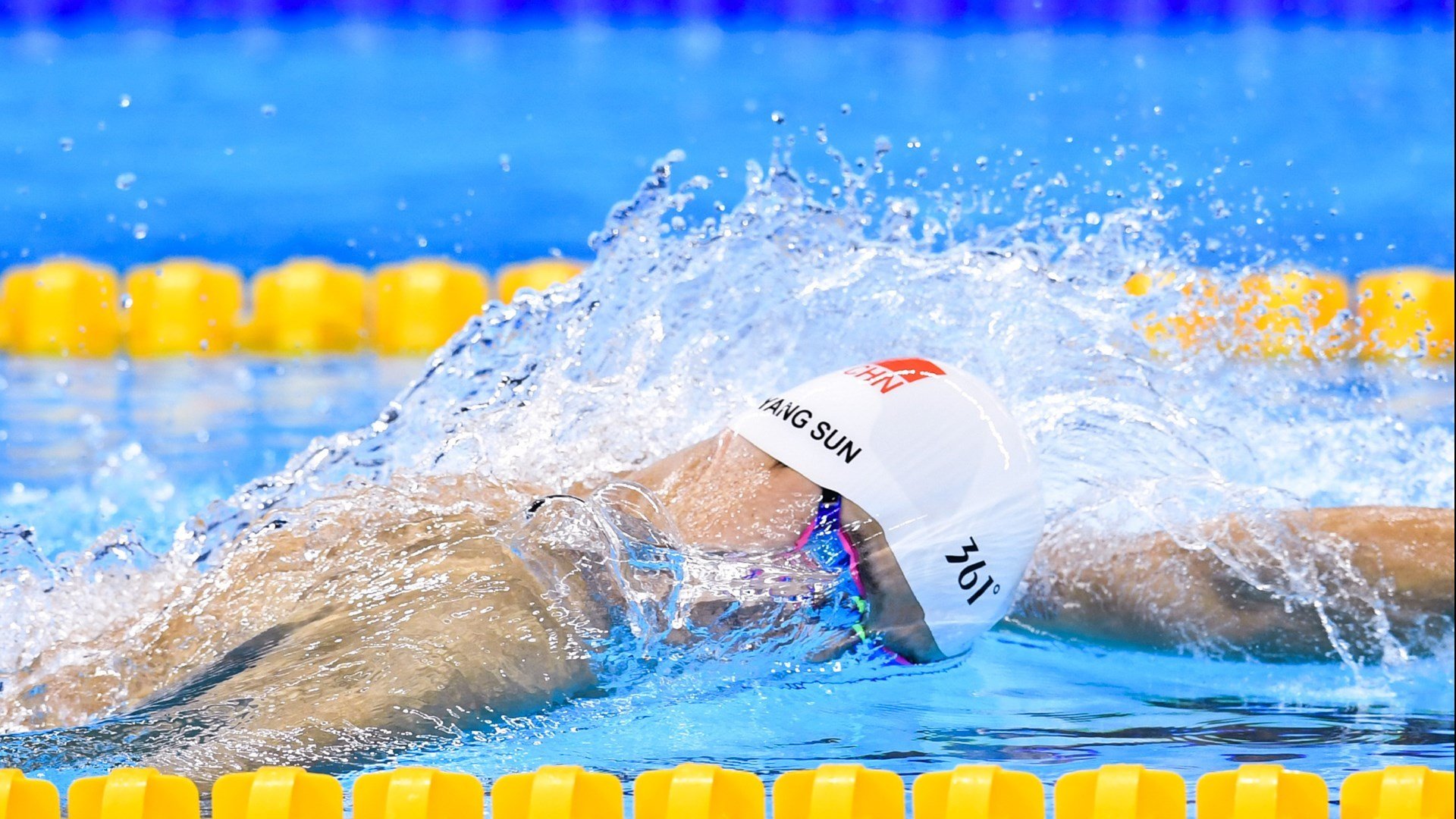 竞技精神：足球比赛中的“拼搏到底”精神